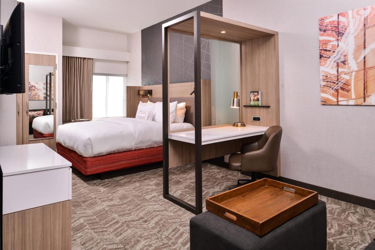 สปริงฮิลล์ สวีท กรีนส์โบโรแอร์พอร์ต Hotel ภายนอก รูปภาพ
