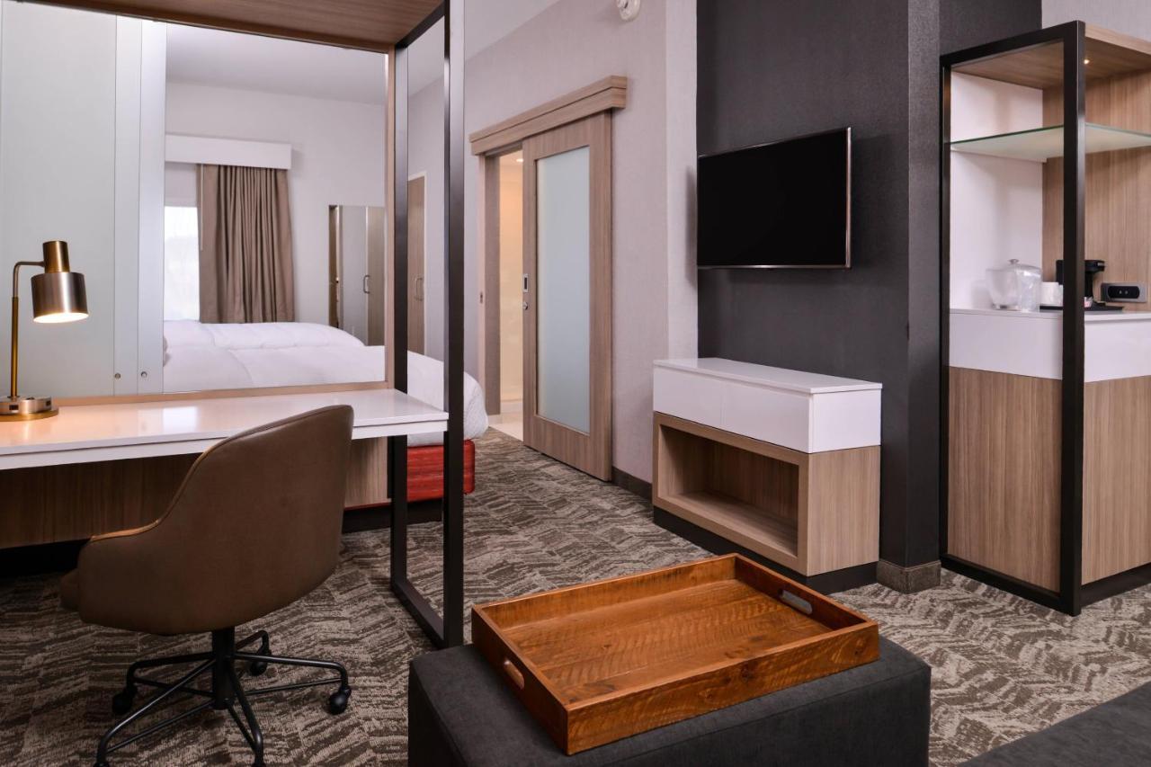 สปริงฮิลล์ สวีท กรีนส์โบโรแอร์พอร์ต Hotel ภายนอก รูปภาพ